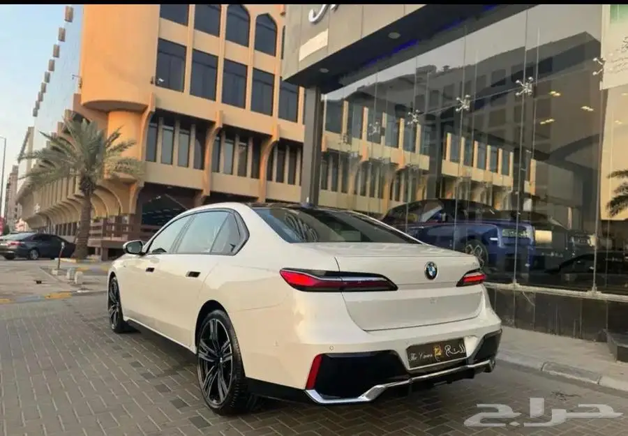 بي ام دبليو الفئة السابعة 2023 3