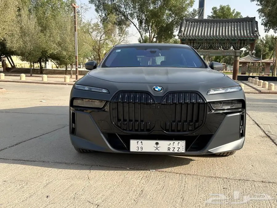 BMW 740i 0
