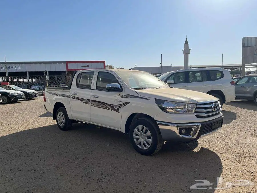 هايلوكس غمارتين GLX 2025 1