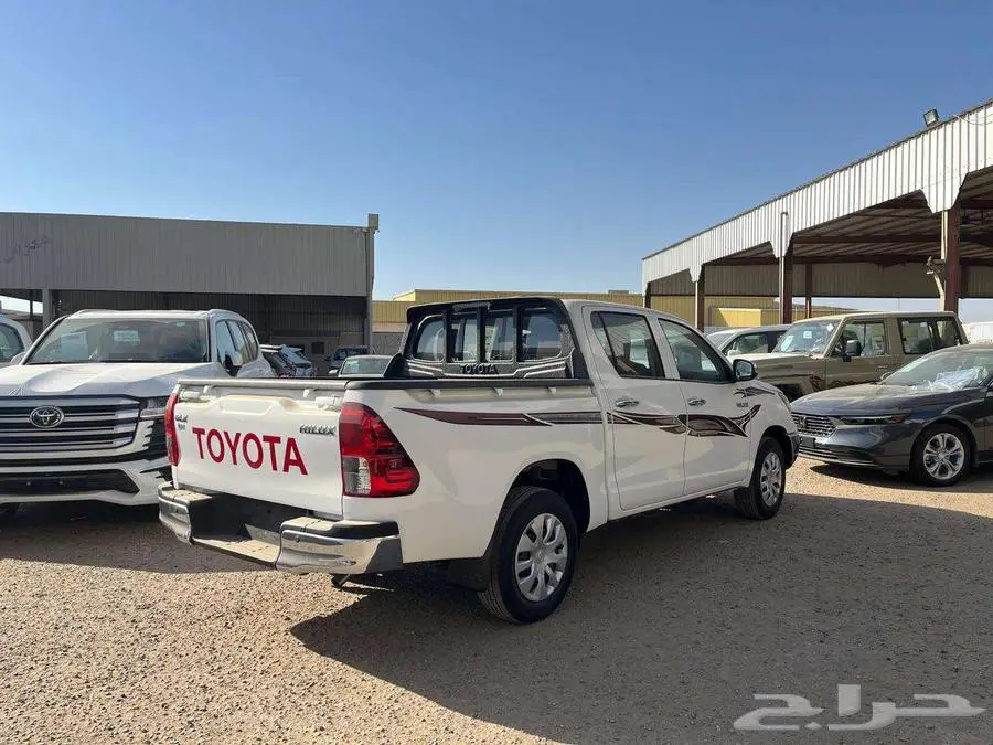 هايلوكس غمارتين GLX 2025 3