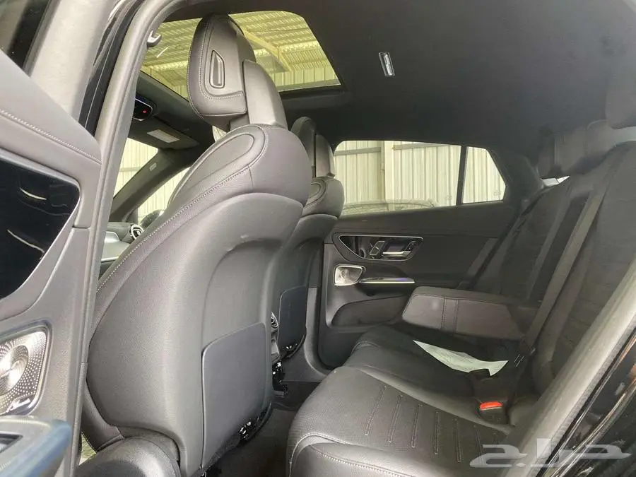 مرسيدس GLC 300 نايت بكج 2024 - فل كامل ( بطاقه جمركيه ) 11