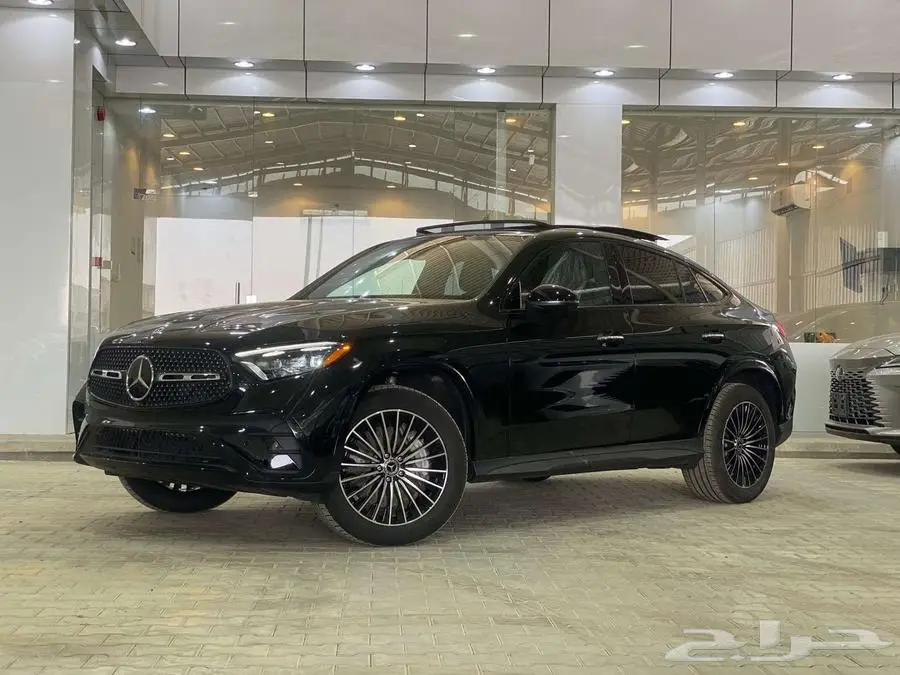 مرسيدس GLC 300 نايت بكج 2024 - فل كامل ( بطاقه جمركيه ) 2