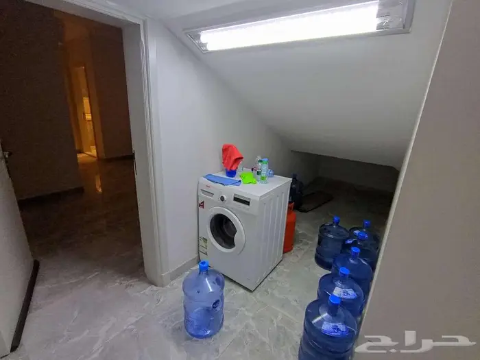 استديو للتاجير السنوي خلف وزارة الداخليه بالعليا 3