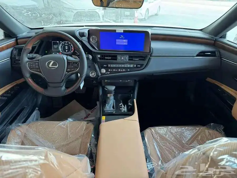 لكزس فئة ES 350 CC ابيض لؤلؤي سعودي 2026 3