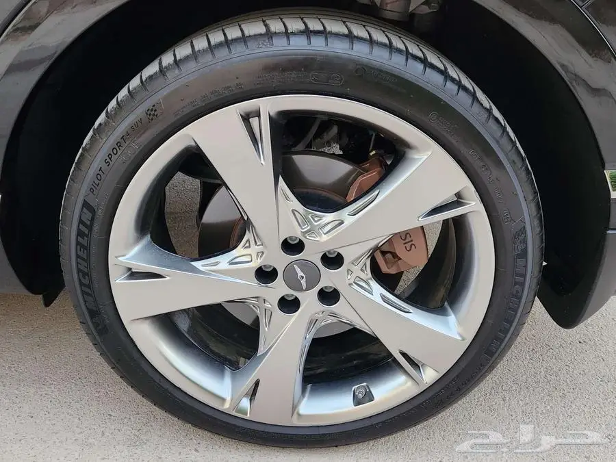 جنسس 2023 GV80 رويال 18