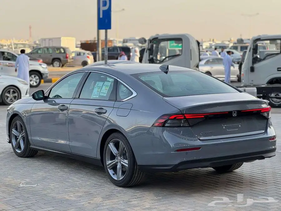 هوندا اكورد EX نص فل موديل 2025 12