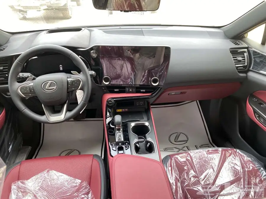 لكزس NX 350 AA 2025 تيتانيوم داخلي احمر 6
