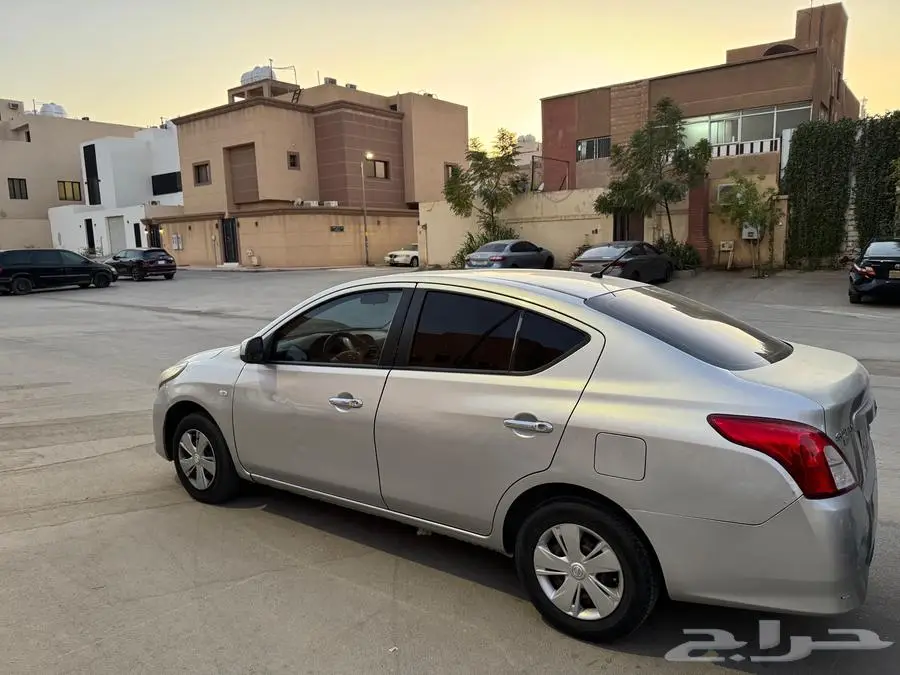 Nissan Sunny - 2016 1