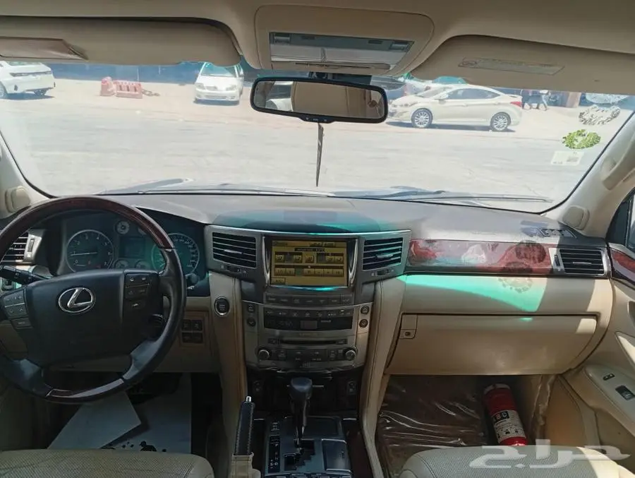 جيب لكزس 570 LX موديل 2010 7