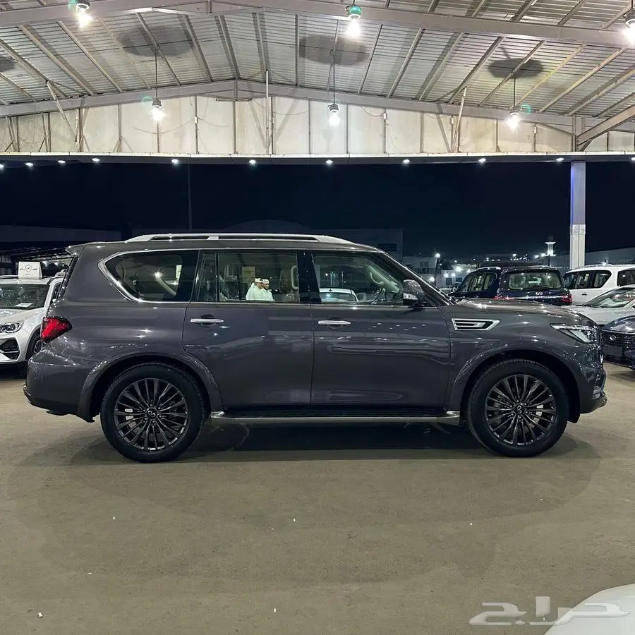 انفينتي QX80 2023 7