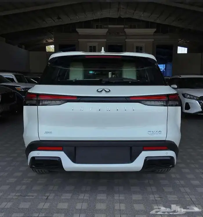 انفنينتي QX60 فئات لاكجيري وسينسوري 7