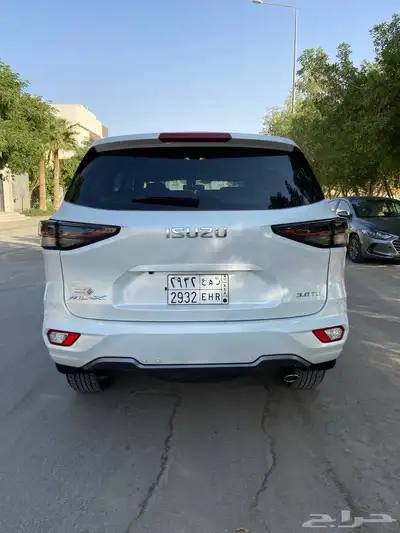 ايسوزو MUX 2024 فل كامل - بدون دبل شبه جديد ( 11 الف كيلو ) 12