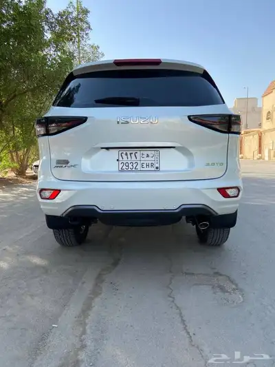 ايسوزو MUX 2024 فل كامل - بدون دبل شبه جديد ( 11 الف كيلو ) 4