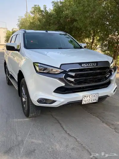 ايسوزو MUX 2024 فل كامل - بدون دبل شبه جديد ( 11 الف كيلو ) 2