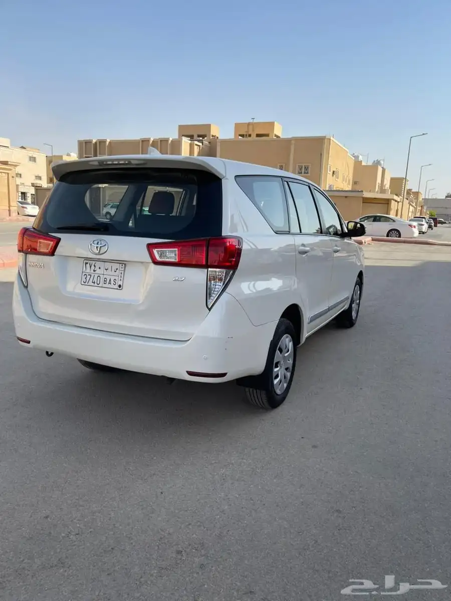 تايوتا انوفا 4