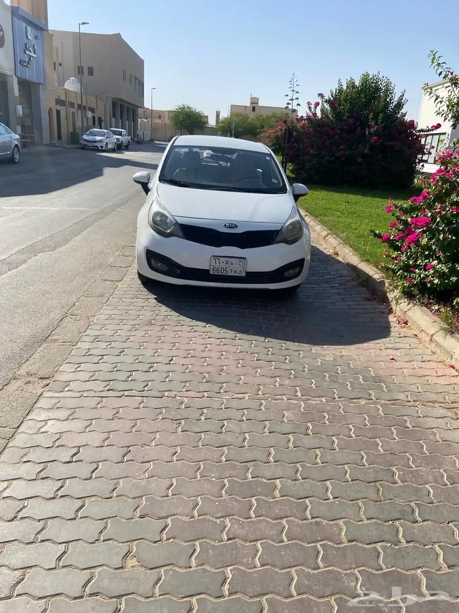 للبيع كيا ريو موديل 2014 0