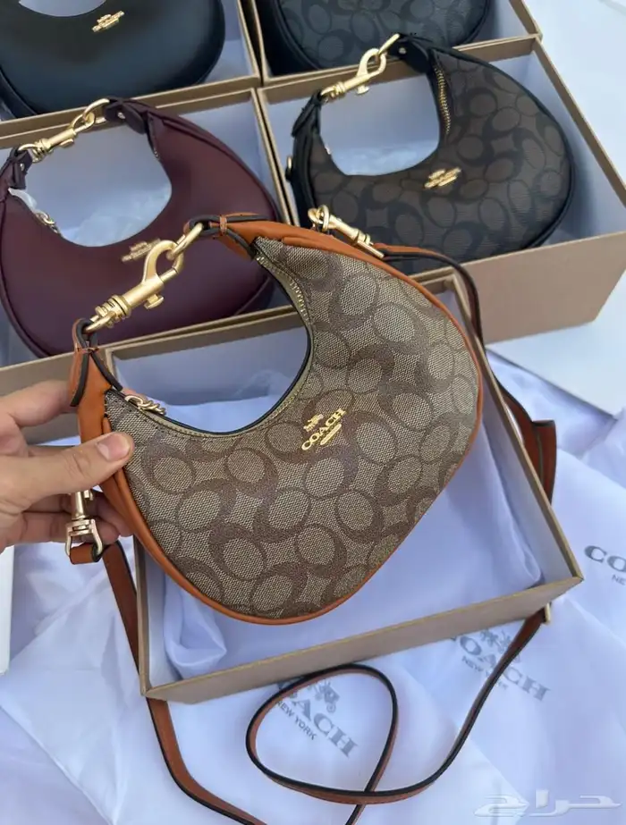 شنط ماركات متعدده بسعر مخفص 47
