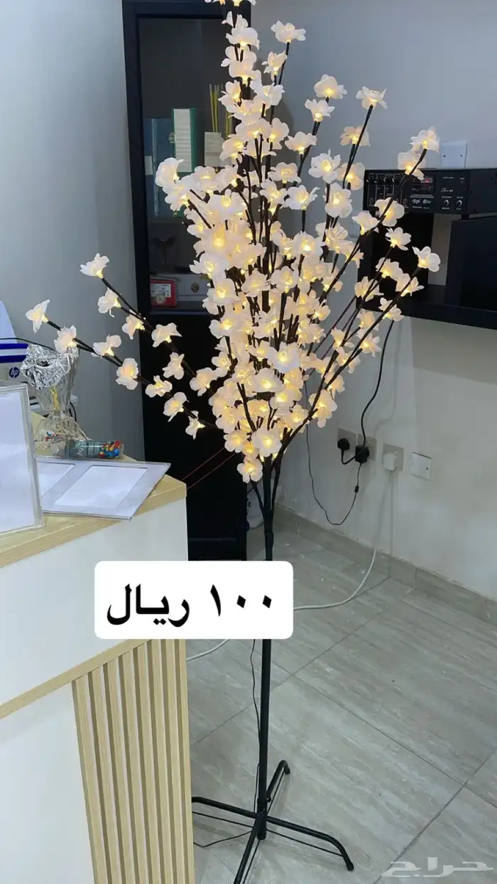 اثاث شبه جديد ولوحات جدارية وكراسي قابل للتفاوض 1