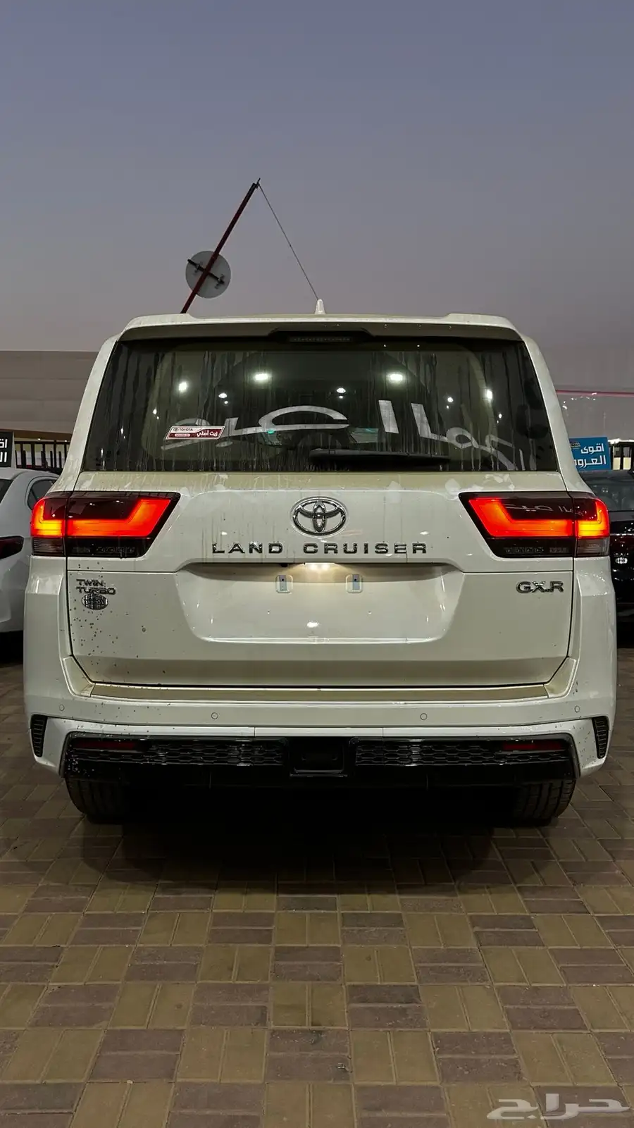 لاندكروزر جي اكس ار اس S 2025 لدى شركة عبدالمجيد الخضر 3