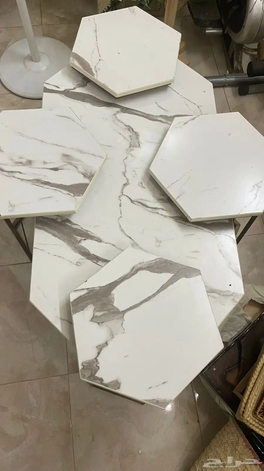طاولات وفرش للبيع 4
