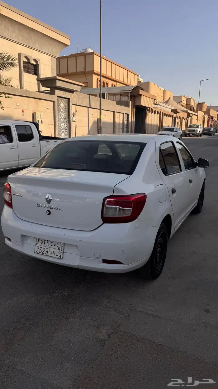 للبيع رينو لوجان 2015 3