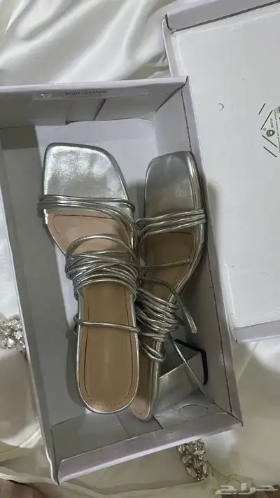 كعب فضي نظيف استعمال مرا واحده فقط 0