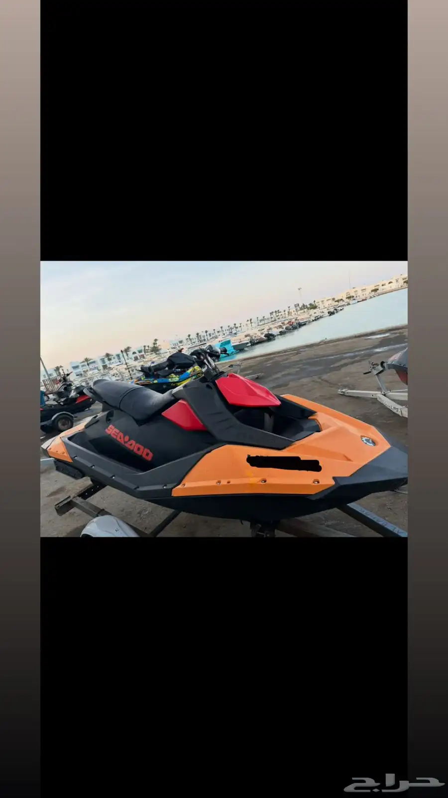 دباب بحري مع موقف في الدرة 2