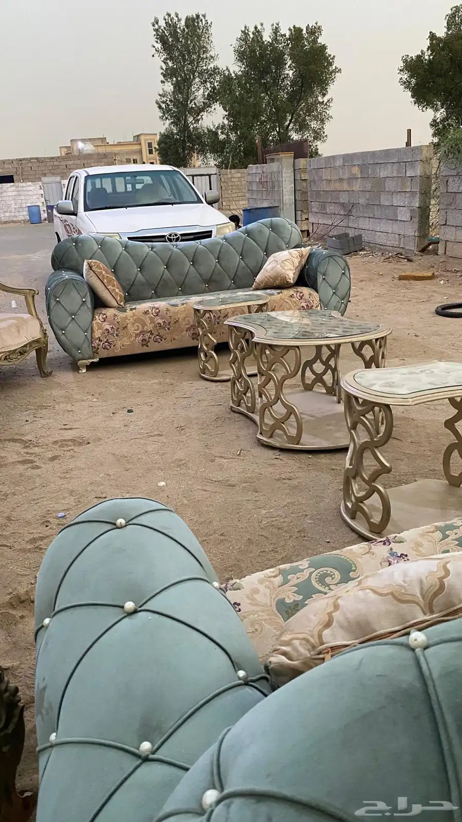 كنب صاله نضيف مع طاولاته 9