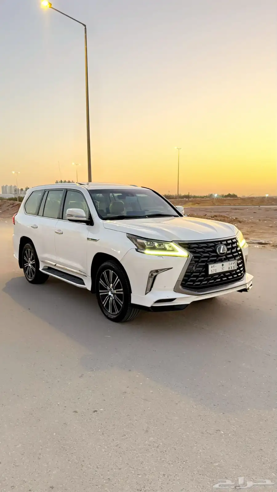 للبيع جيب لكزس LX570 3
