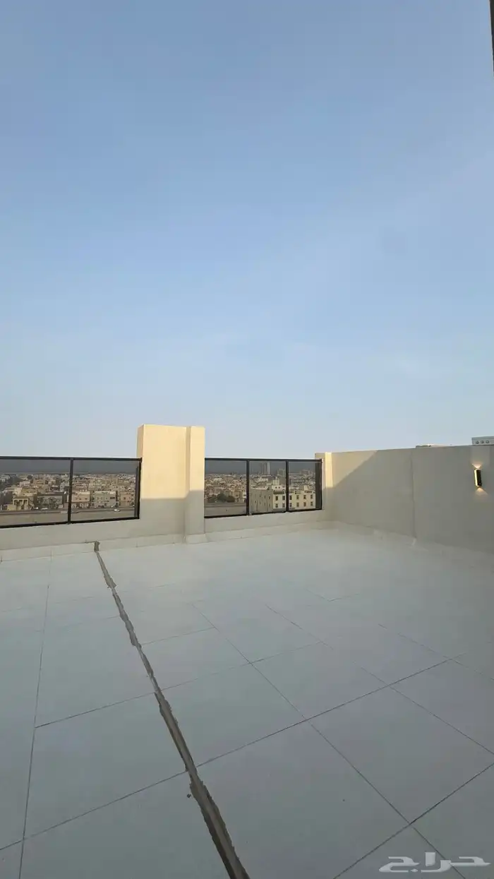 شقة روف للإيجار في حي الخزامى مكيفة 9