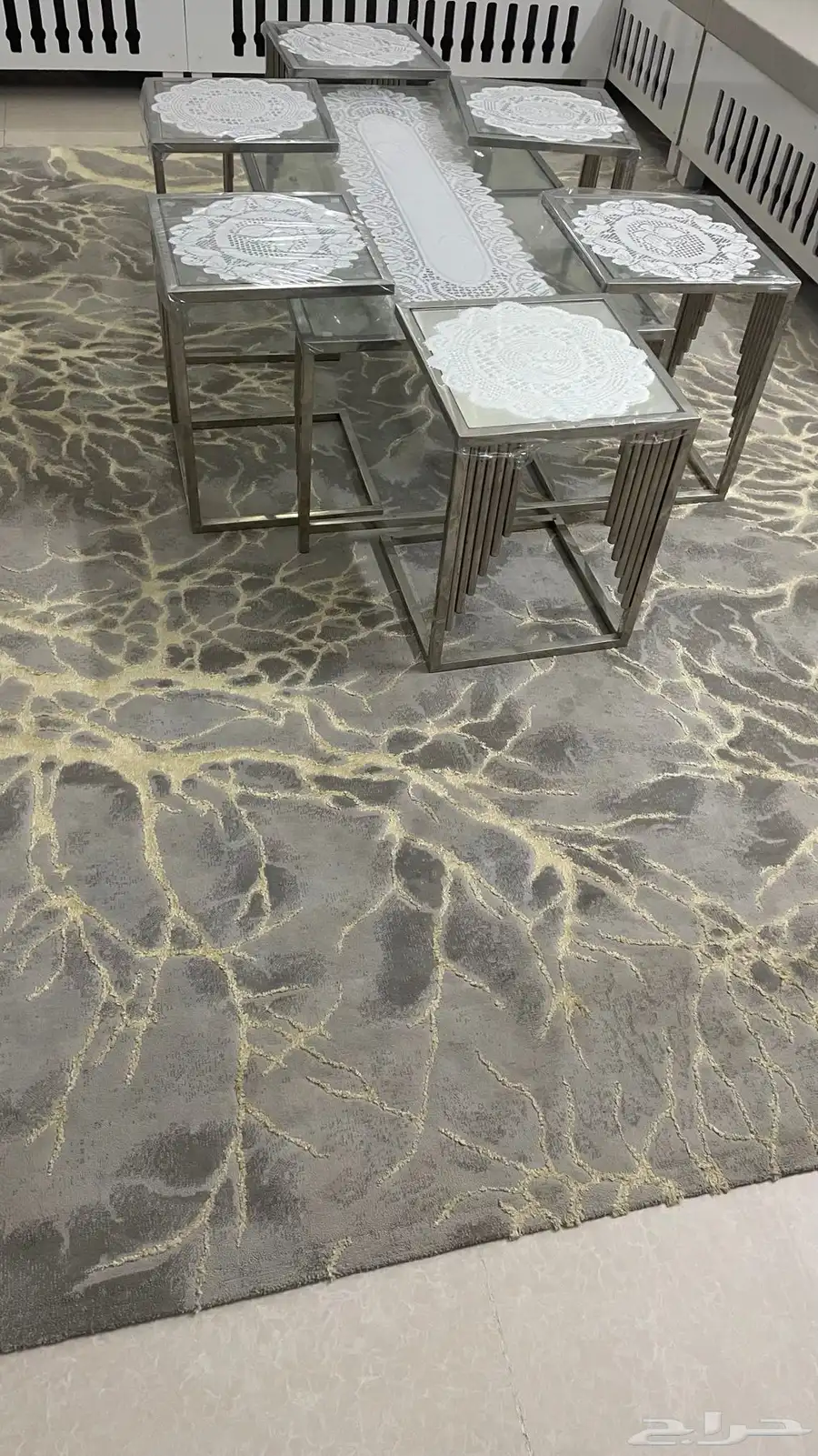 طاولات وفرش للبيع 2