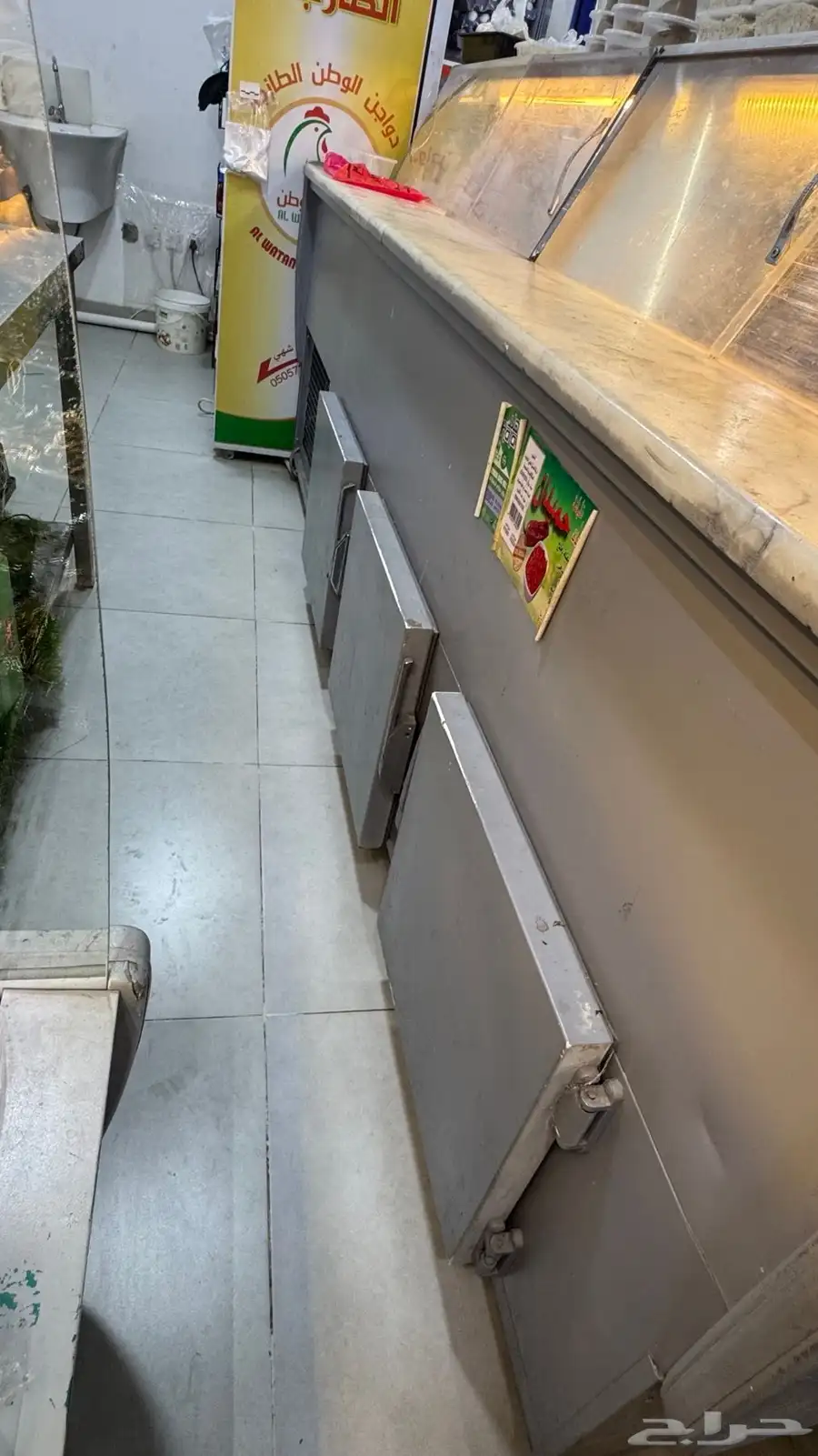 ثلاجة عرض أجبان 2