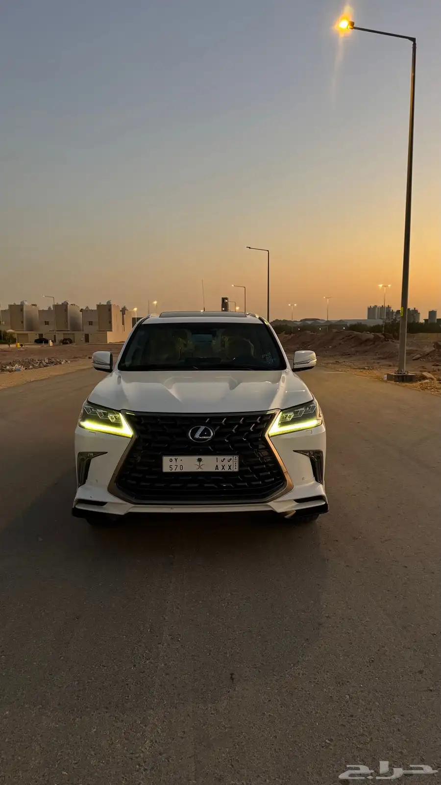 للبيع جيب لكزس LX570 2