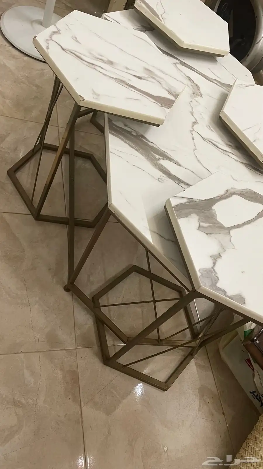 طاولات وفرش للبيع 5