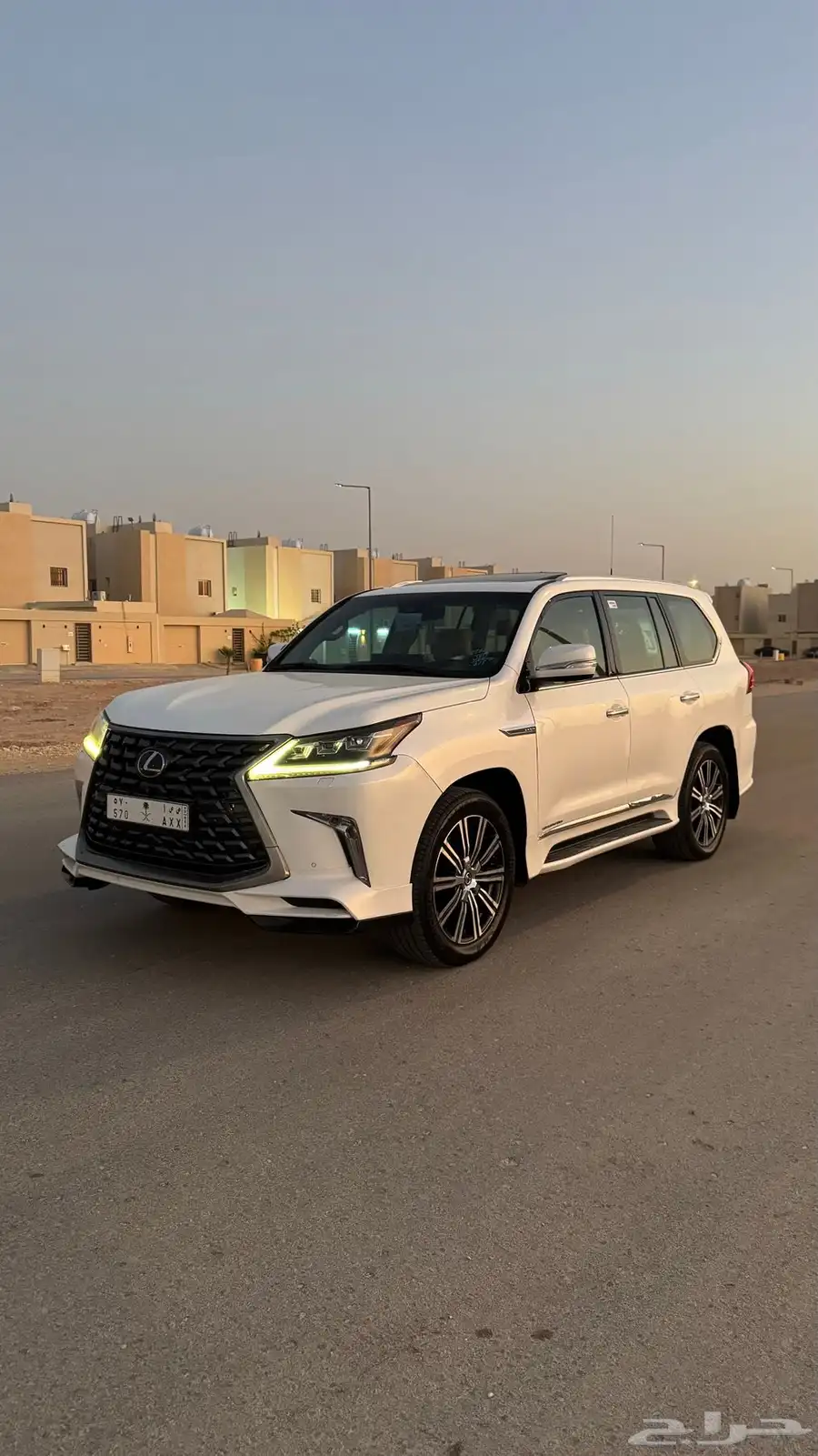 للبيع جيب لكزس LX570 0