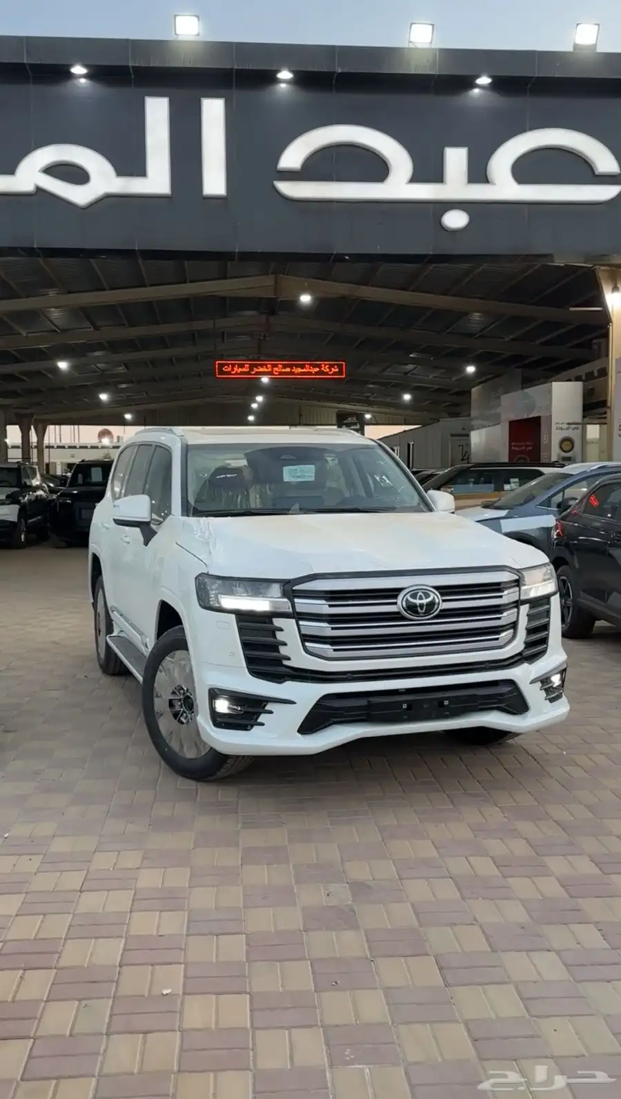 لاندكروزر جي اكس ار اس S 2025 لدى شركة عبدالمجيد الخضر 0