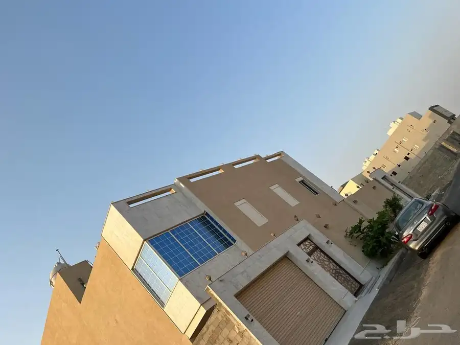 شقة للإيجار حي الرياض 5