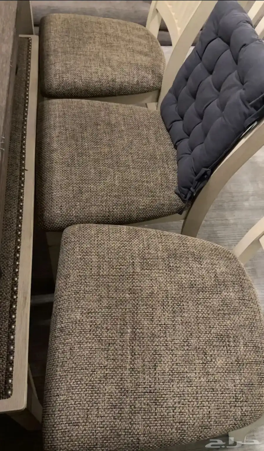 طاولة طعام آشلي 1
