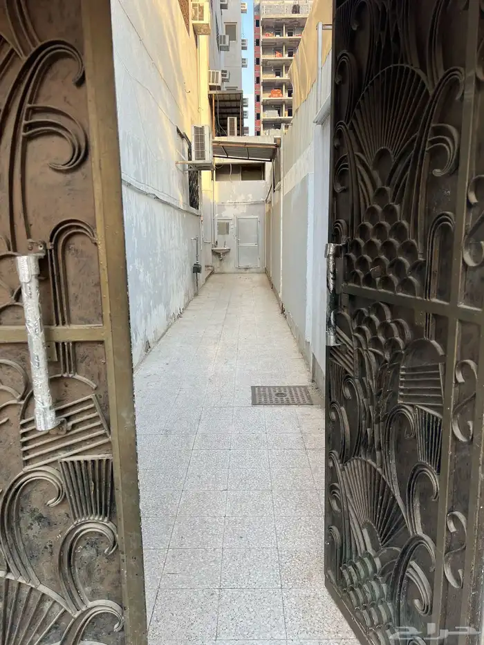 عماره للبيع في الحي الجامعة مكة 2