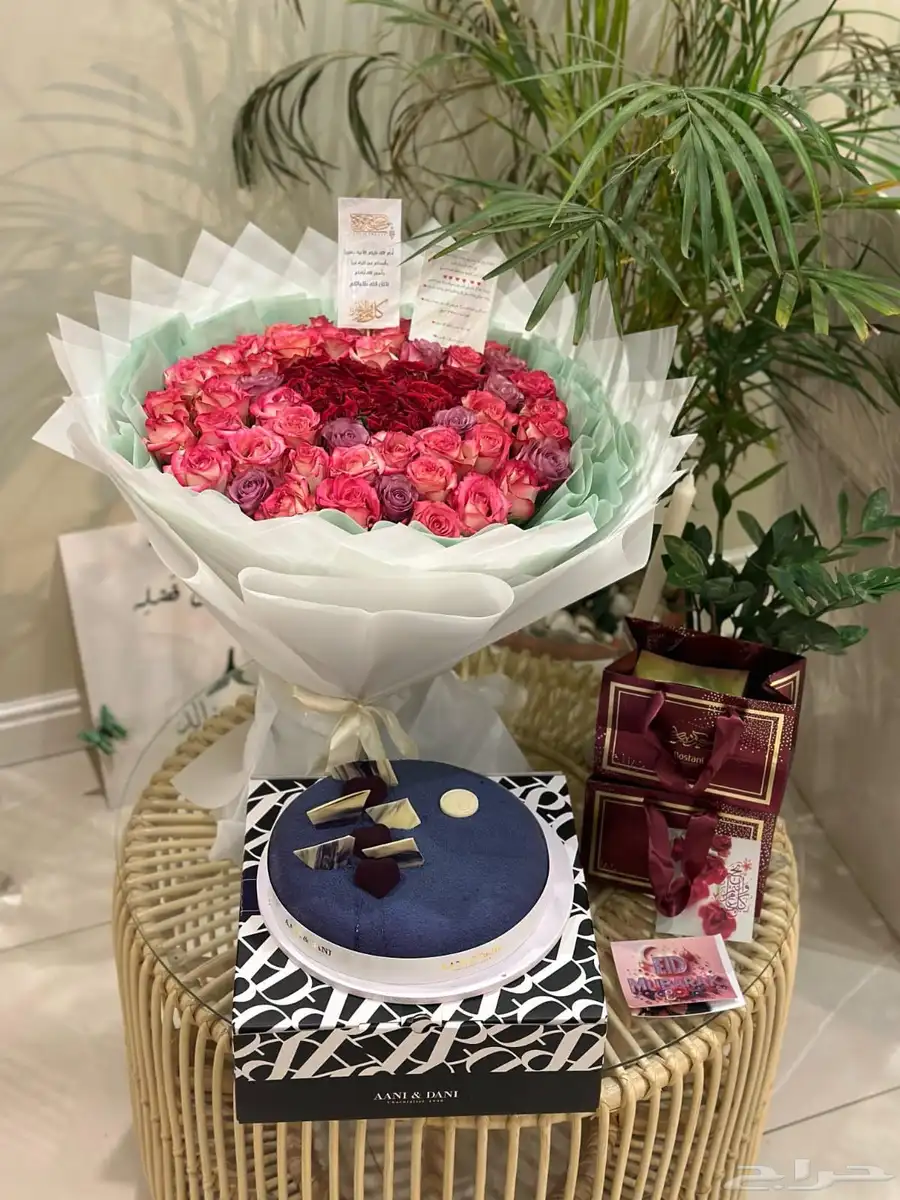 مندوب توصيل هدايا باقة ورد منسق هدايا الرياض 8