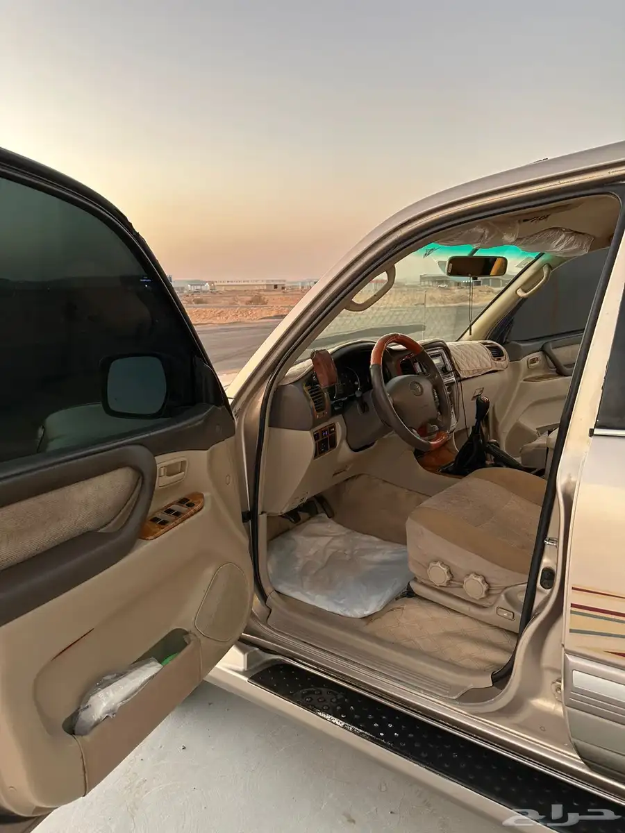 جيب لاندكروزر 2006 5