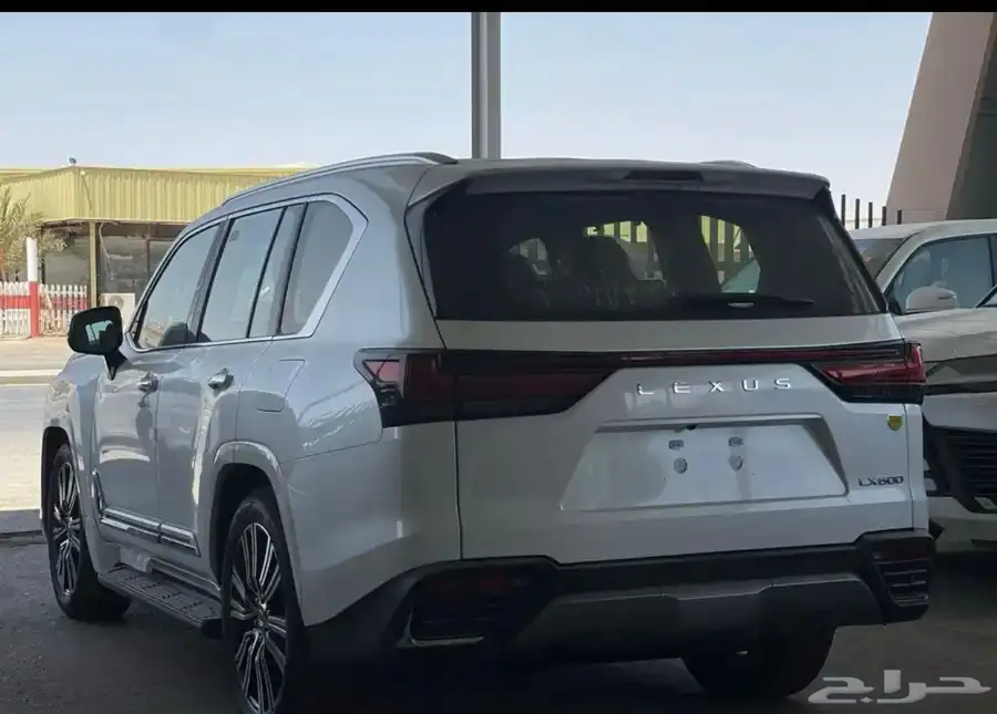 لكزس اصفار سعودي عبداللطيف صادر لوحات 5