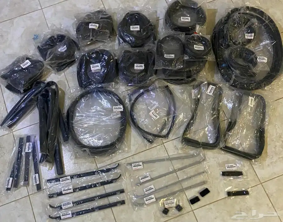 جميع قطع غيار جيب ابوشنب موديل 84 وتحت اصلي وكاله و ياباني 1