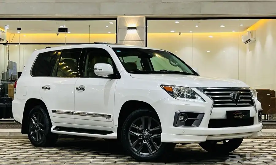 جيب لكزس 2013 LX570 S ( بحالة ممتازة ) 0
