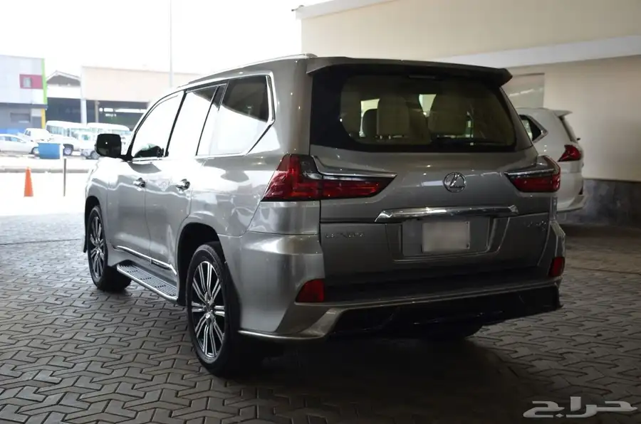 لكزس LX570 S 2020 3