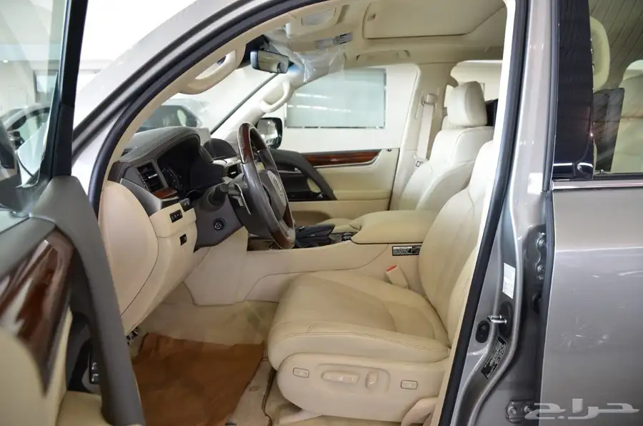 لكزس LX570 S 2020 4