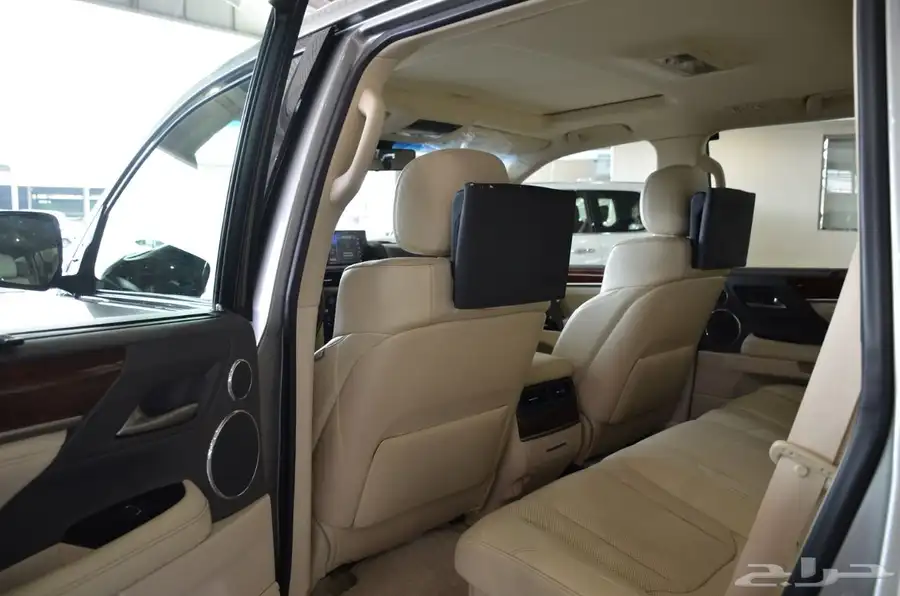 لكزس LX570 S 2020 6