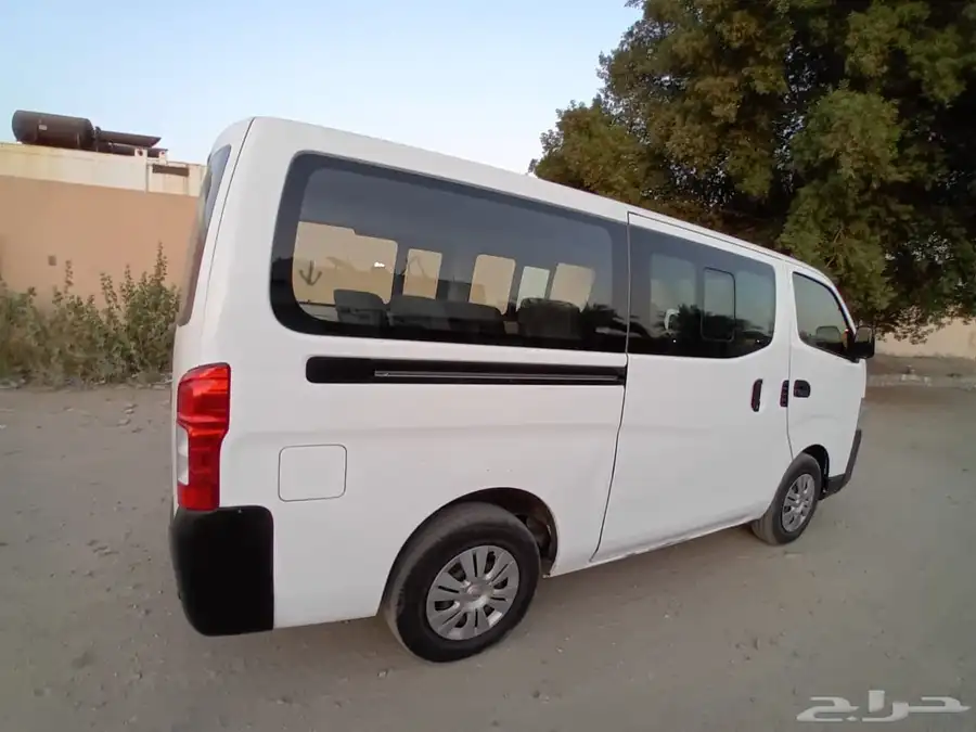 باص نيسان 15 راكب موديل 2016 11