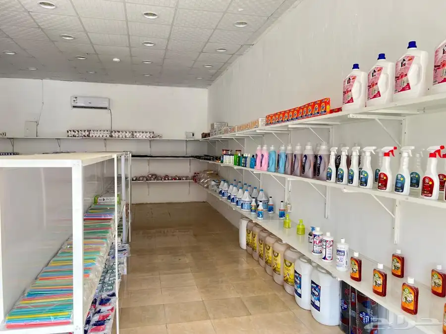 محل ملاذ المستهلكات لتقبيل بكامل اغراضة 2