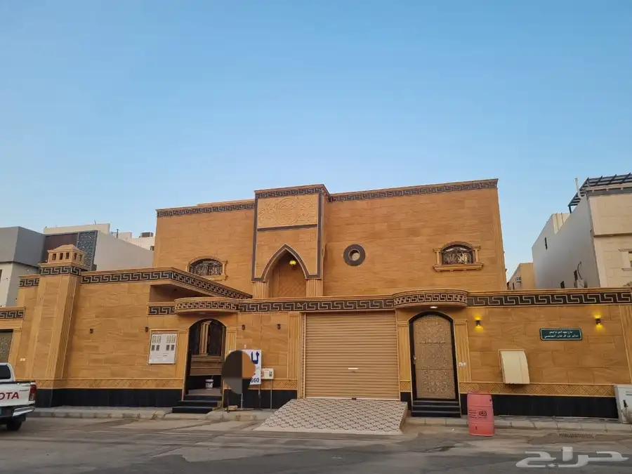 دور وشقتين شمال بريده عرض نادر وممتاز للسكن والاستثمار 1